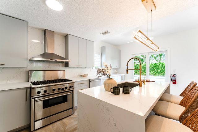 921 Ortega Road, West Palm Beach, FL 33405