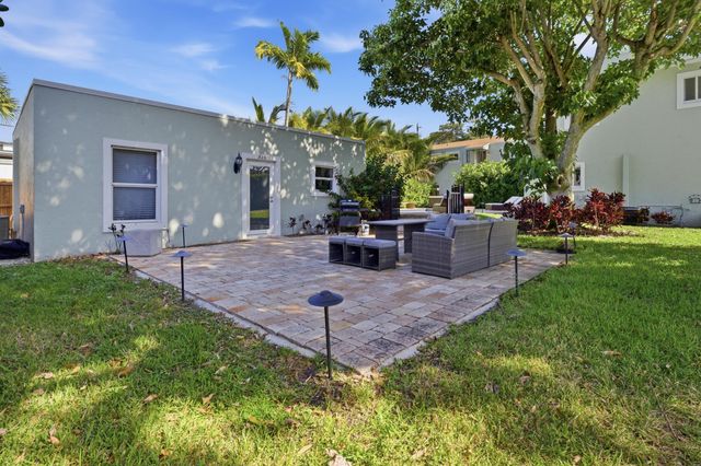 921 Ortega Road, West Palm Beach, FL 33405