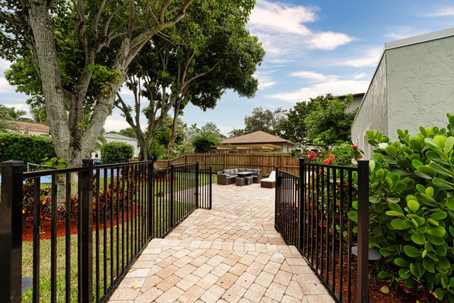 921 Ortega Road, West Palm Beach, FL 33405