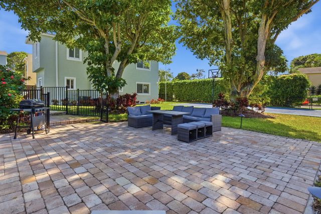921 Ortega Road, West Palm Beach, FL 33405