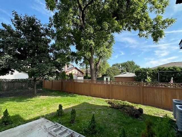 1705 S Prospect Avenue, Park Ridge, IL 60068