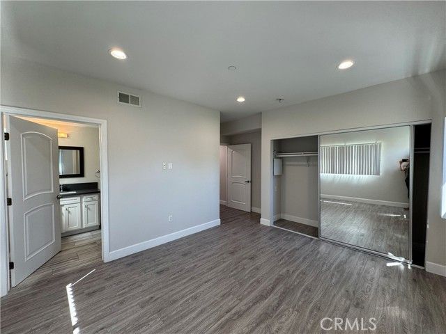 5432 Hermitage Ave 202, Valley Village, CA 91607