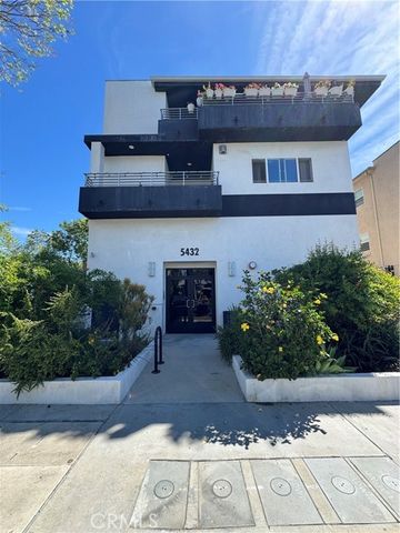 5432 Hermitage Ave 202, Valley Village, CA 91607