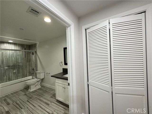 5432 Hermitage Ave 202, Valley Village, CA 91607