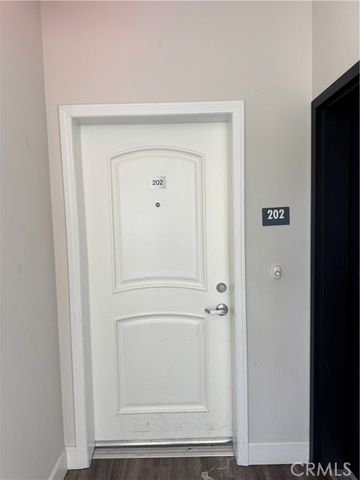 5432 Hermitage Ave 202, Valley Village, CA 91607