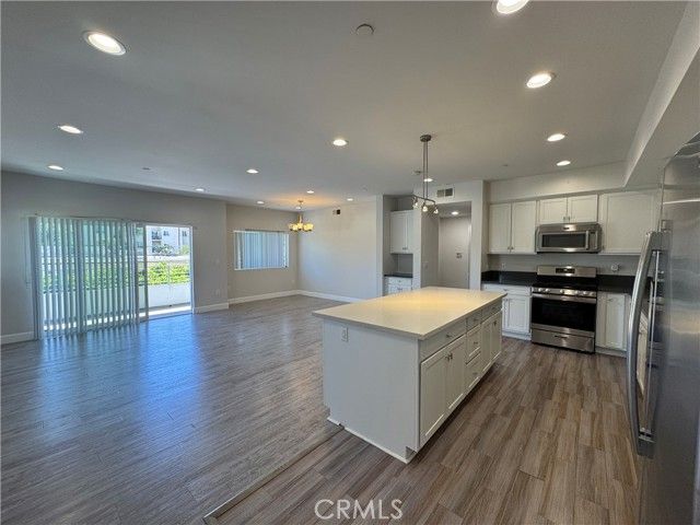 5432 Hermitage Ave 202, Valley Village, CA 91607