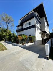 5432 Hermitage Ave 202, Valley Village, CA 91607