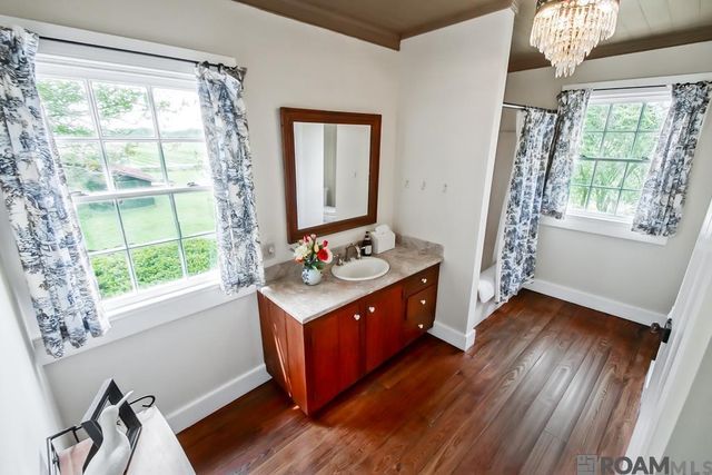 6847 False River Rd, Oscar, LA 70762