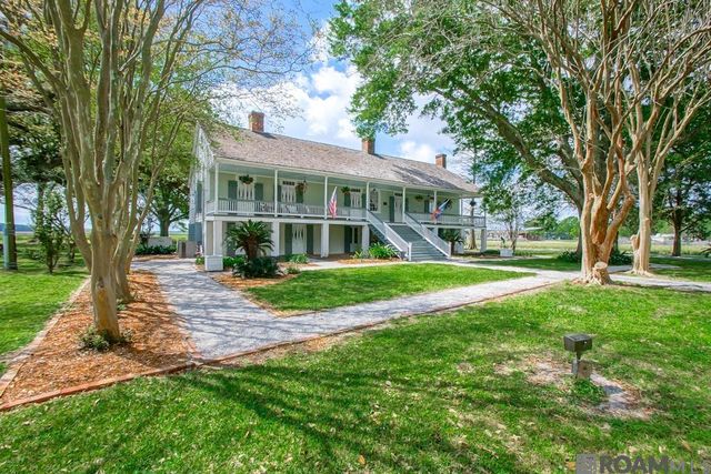 6847 False River Rd, Oscar, LA 70762