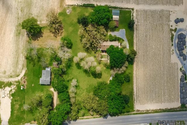6847 False River Rd, Oscar, LA 70762