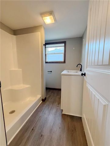 1422 N Ash Street, Nevada, MO 64772