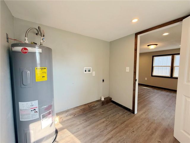 1422 N Ash Street, Nevada, MO 64772