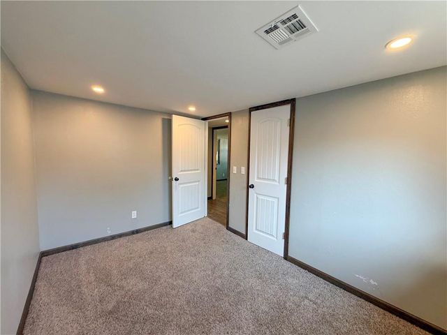 1422 N Ash Street, Nevada, MO 64772