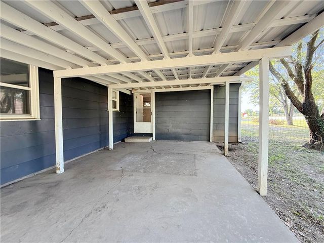 1422 N Ash Street, Nevada, MO 64772