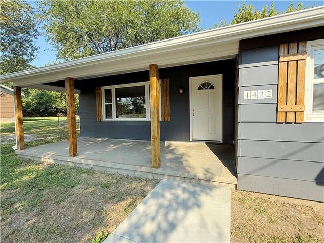 1422 N Ash Street, Nevada, MO 64772