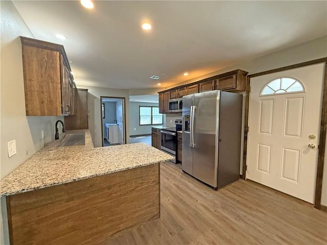 1422 N Ash Street, Nevada, MO 64772