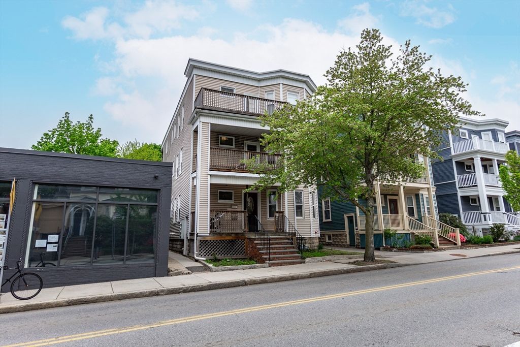 279 Concord Ave 2, Cambridge, MA 02138
