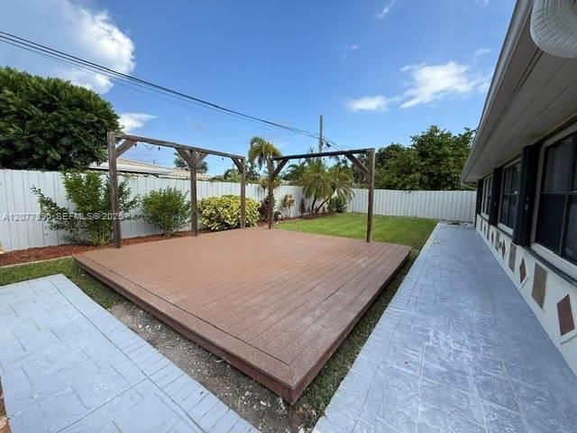 1721 NE 48th Court, Fort Lauderdale, FL 33334
