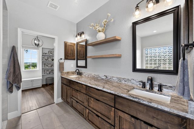 123 GROSBEAK DR, Spring Branch, TX 78070