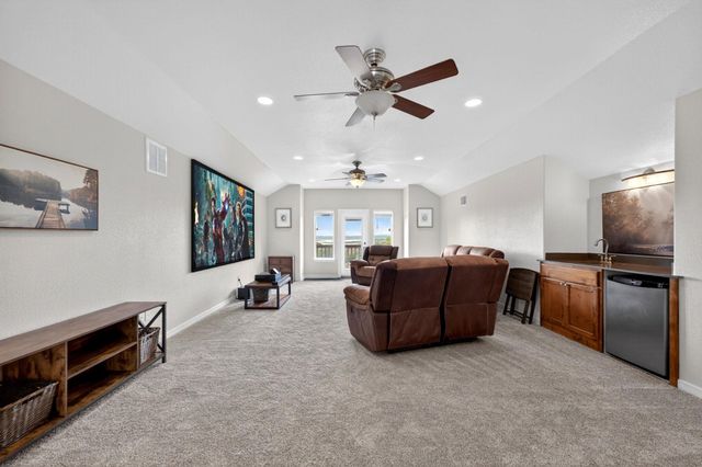 123 GROSBEAK DR, Spring Branch, TX 78070