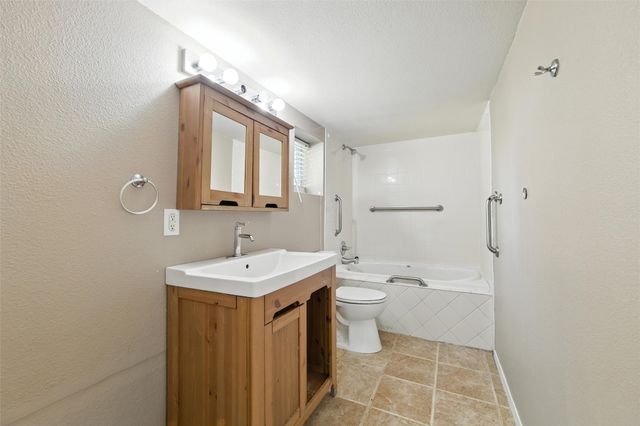 1716 Thomas Place, Fort Worth, TX 76107