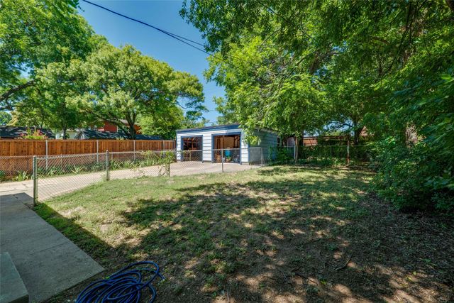 1716 Thomas Place, Fort Worth, TX 76107