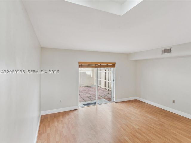 390 NW 86th Pl 201, Miami, FL 33126