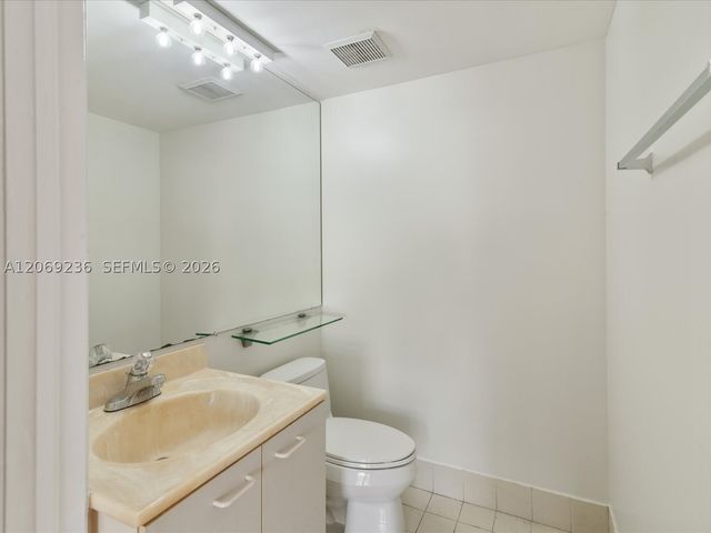 390 NW 86th Pl 201, Miami, FL 33126