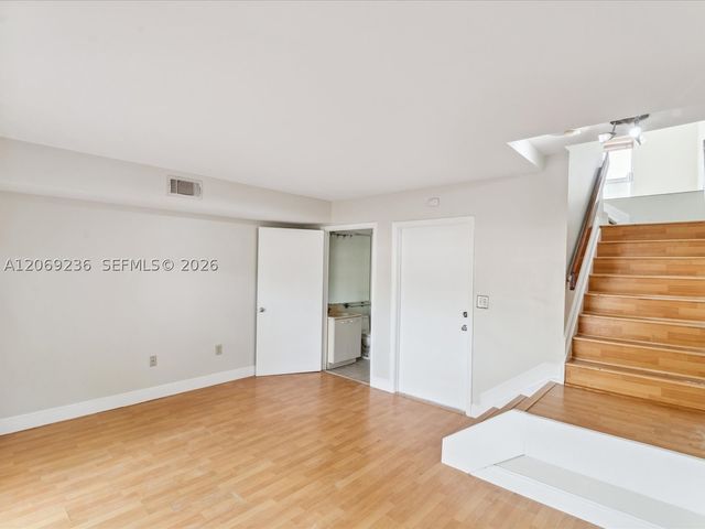 390 NW 86th Pl 201, Miami, FL 33126