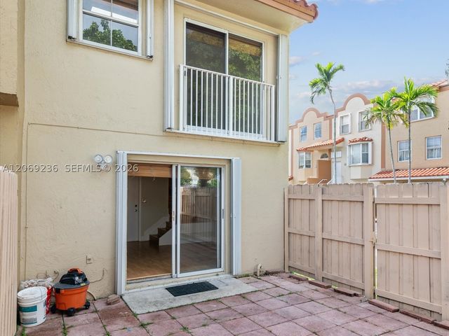 390 NW 86th Pl 201, Miami, FL 33126