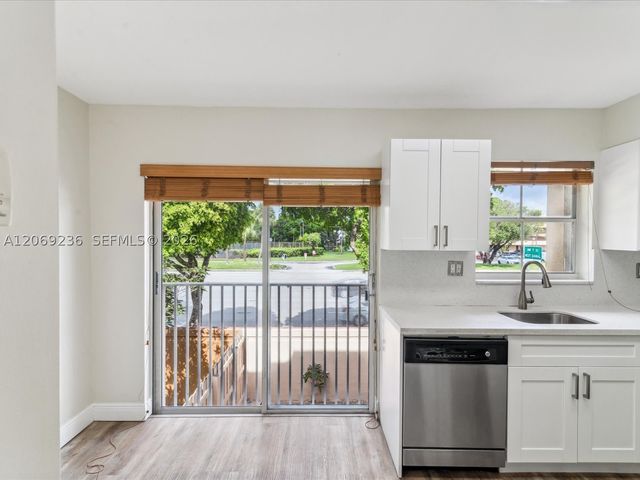 390 NW 86th Pl 201, Miami, FL 33126