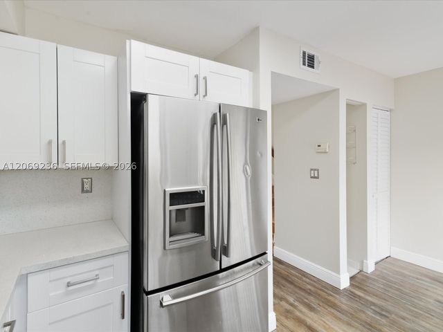 390 NW 86th Pl 201, Miami, FL 33126