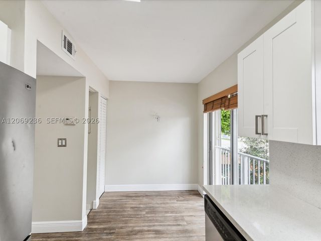 390 NW 86th Pl 201, Miami, FL 33126