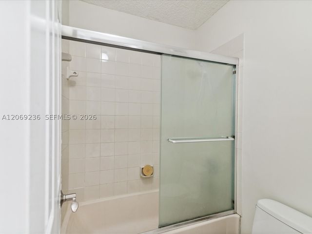 390 NW 86th Pl 201, Miami, FL 33126