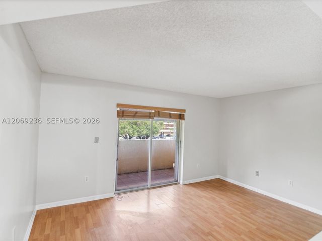 390 NW 86th Pl 201, Miami, FL 33126