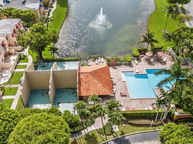 390 NW 86th Pl 201, Miami, FL 33126