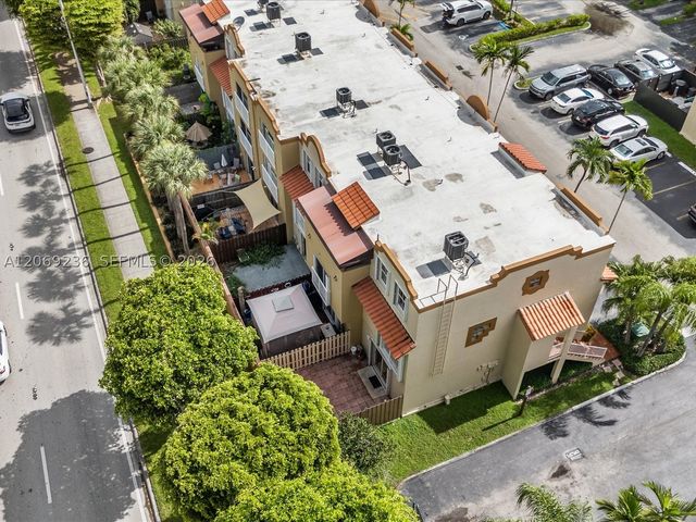 390 NW 86th Pl 201, Miami, FL 33126