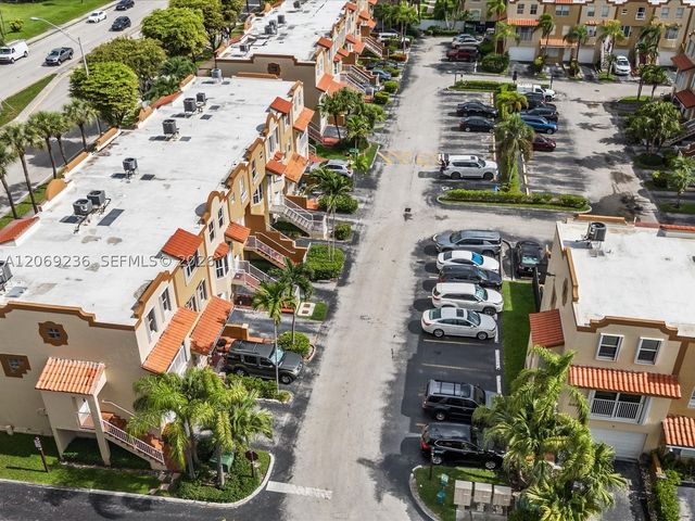 390 NW 86th Pl 201, Miami, FL 33126