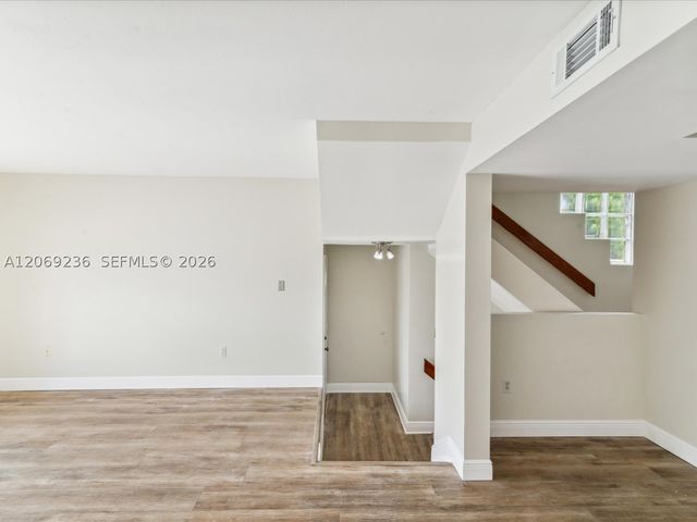 390 NW 86th Pl 201, Miami, FL 33126
