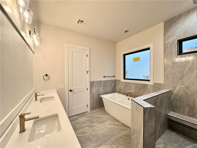 6707 SW Heartbeat Street, Bentonville, AR 72713