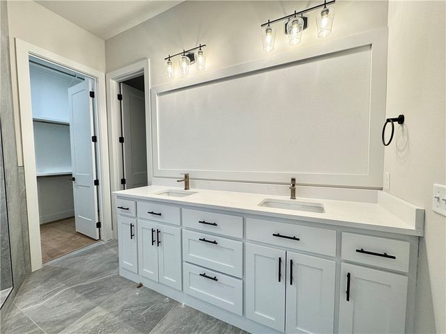 6707 SW Heartbeat Street, Bentonville, AR 72713