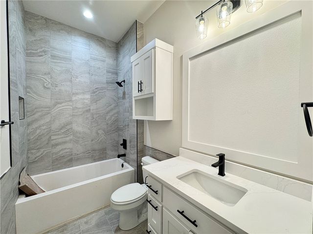 6707 SW Heartbeat Street, Bentonville, AR 72713