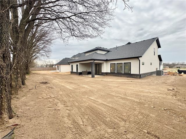 6707 SW Heartbeat Street, Bentonville, AR 72713