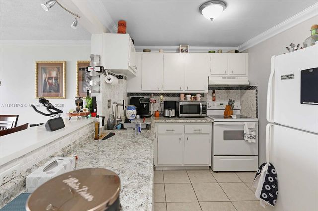 9001 SW 77th Ave C810, Miami, FL 33156