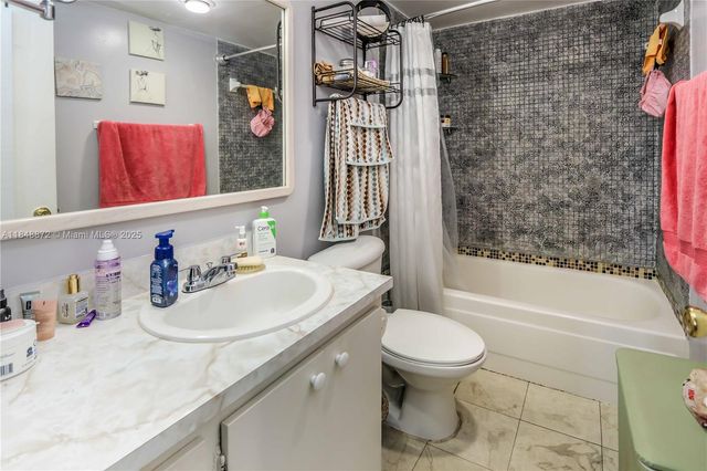 9001 SW 77th Ave C810, Miami, FL 33156