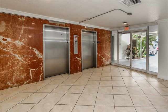 9001 SW 77th Ave C810, Miami, FL 33156