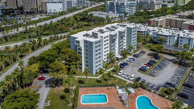 9001 SW 77th Ave C810, Miami, FL 33156