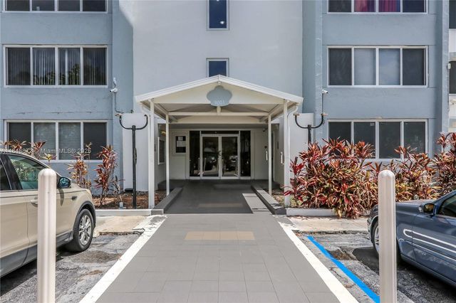 9001 SW 77th Ave C810, Miami, FL 33156