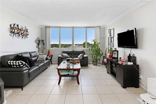 9001 SW 77th Ave C810, Miami, FL 33156