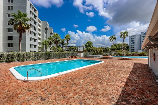 9001 SW 77th Ave C810, Miami, FL 33156